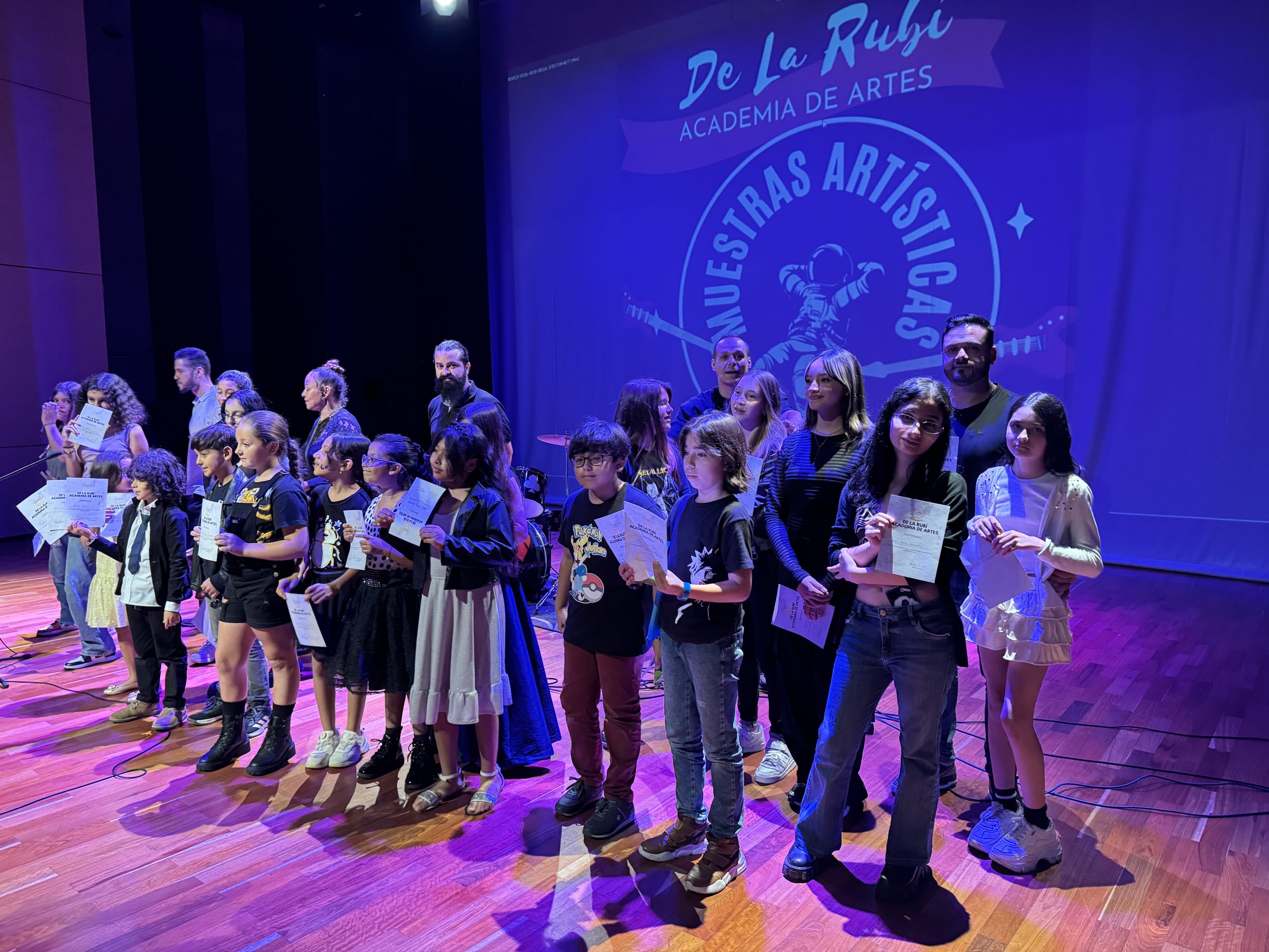 Alianza Colegio Cosmo Schools y De La Rubí Academia De Artes